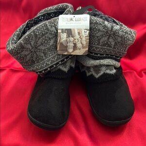 Muk Luks Black and Gray Women's Slippers